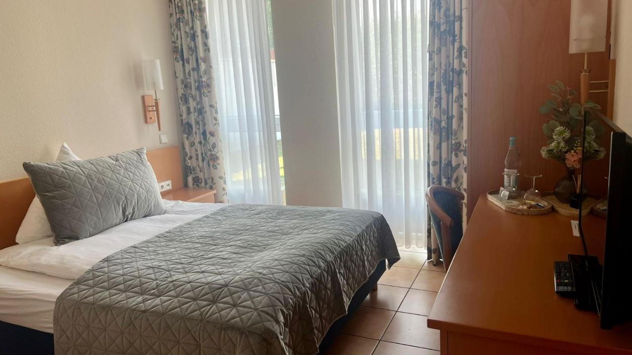 Garni An Der Eissporthalle Hotel